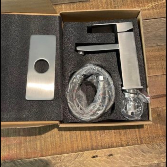 Bathroom Faucet new - Picture 1 of 4